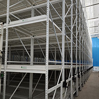 horticulture style shelves